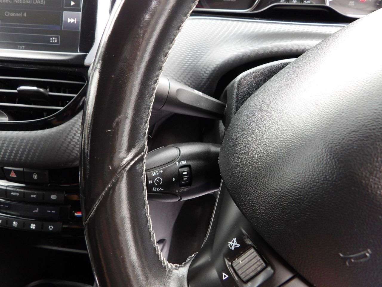 2015 PEUGEOT 2008 2015 PEUGEOT 2008