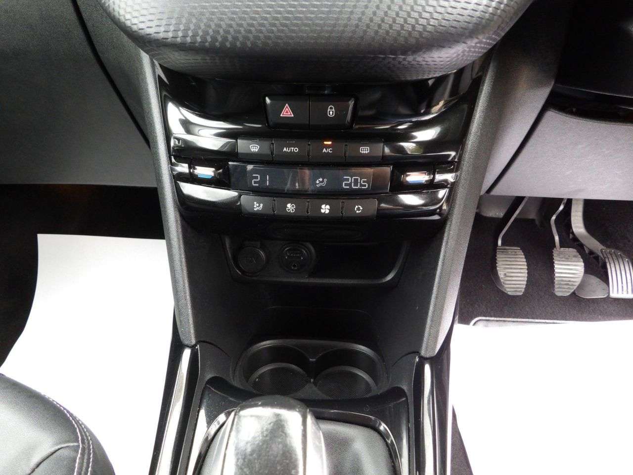 2015 PEUGEOT 2008 2015 PEUGEOT 2008