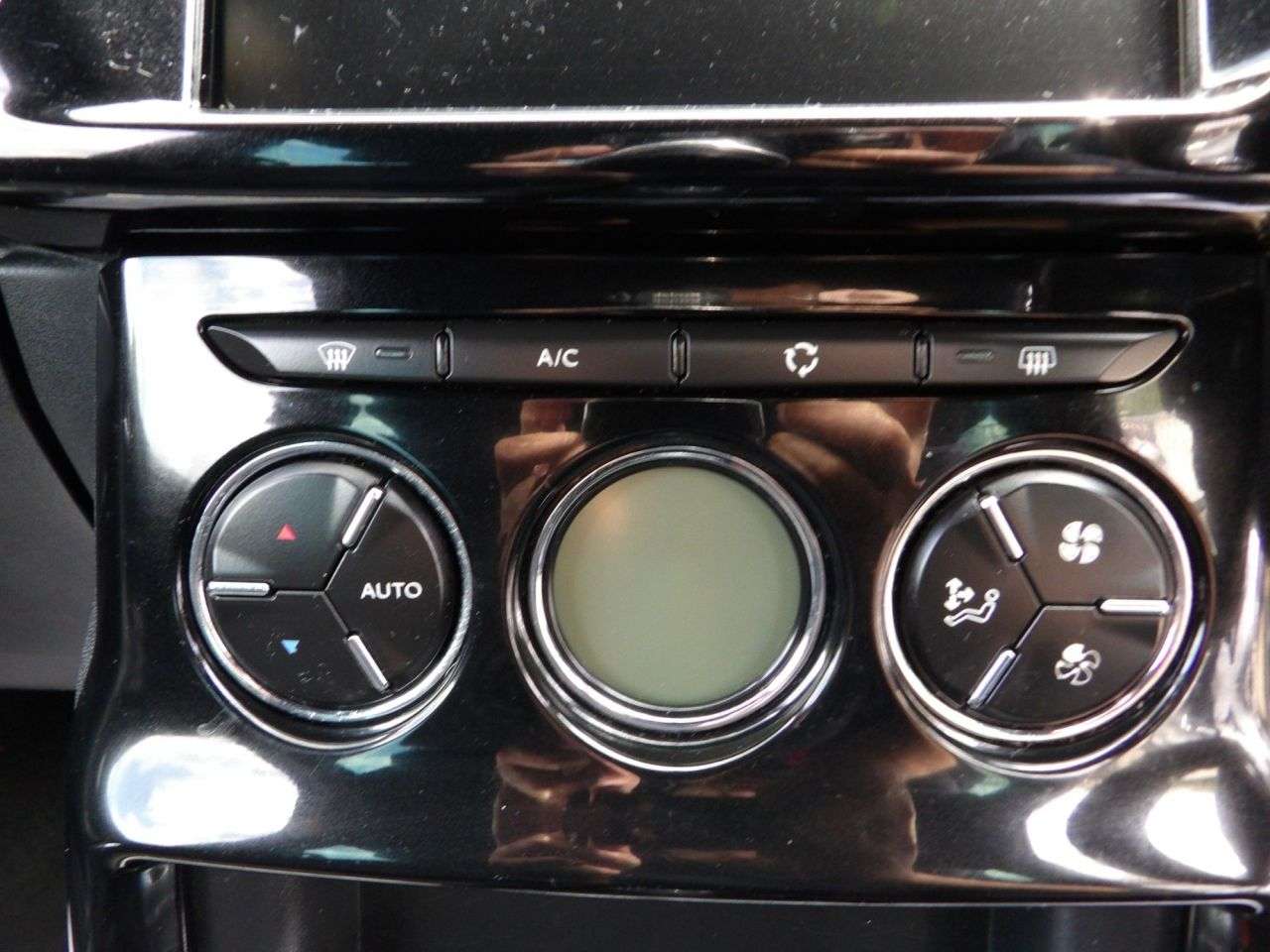 2015 DS AUTOMOBILES DS 4 2015 DS AUTOMOBILES DS 4