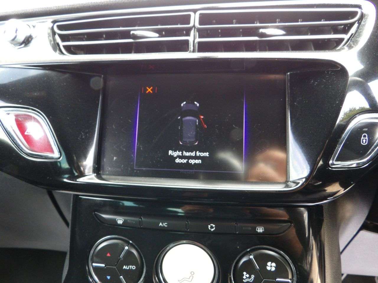 2015 DS AUTOMOBILES DS 4 2015 DS AUTOMOBILES DS 4