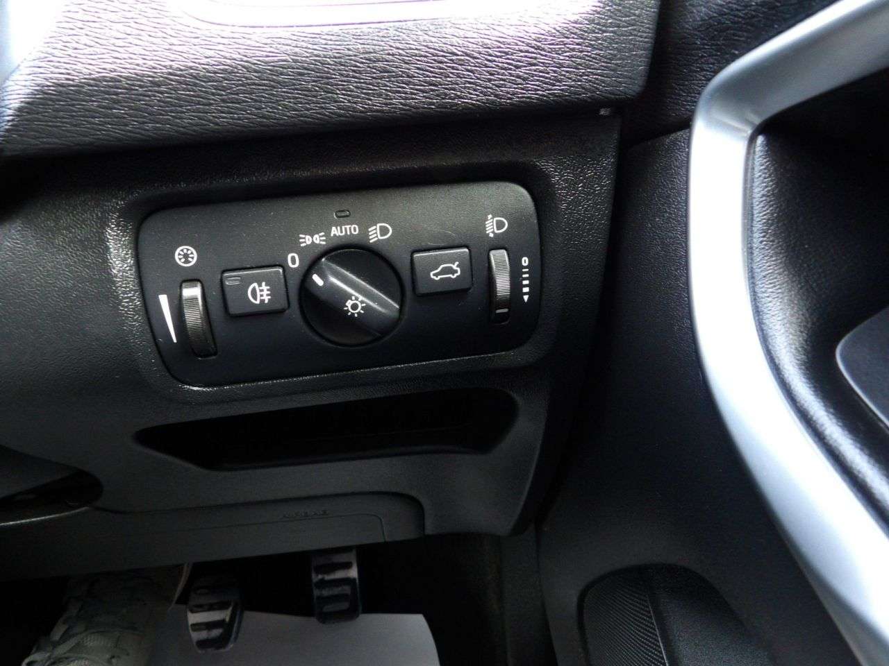 2015 VOLVO V40 2015 VOLVO V40