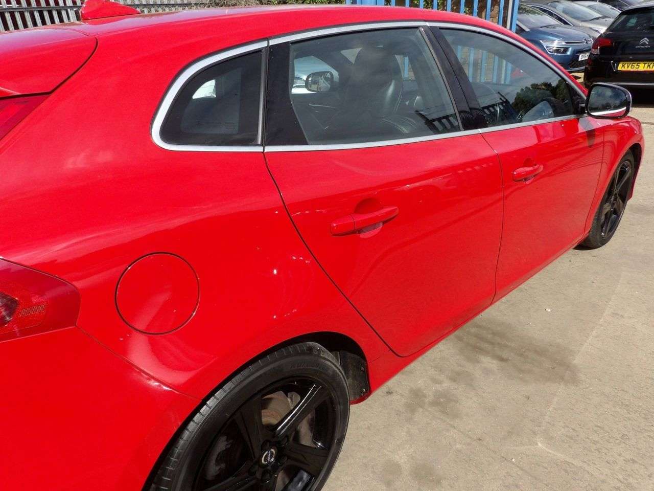 2015 VOLVO V40 2015 VOLVO V40