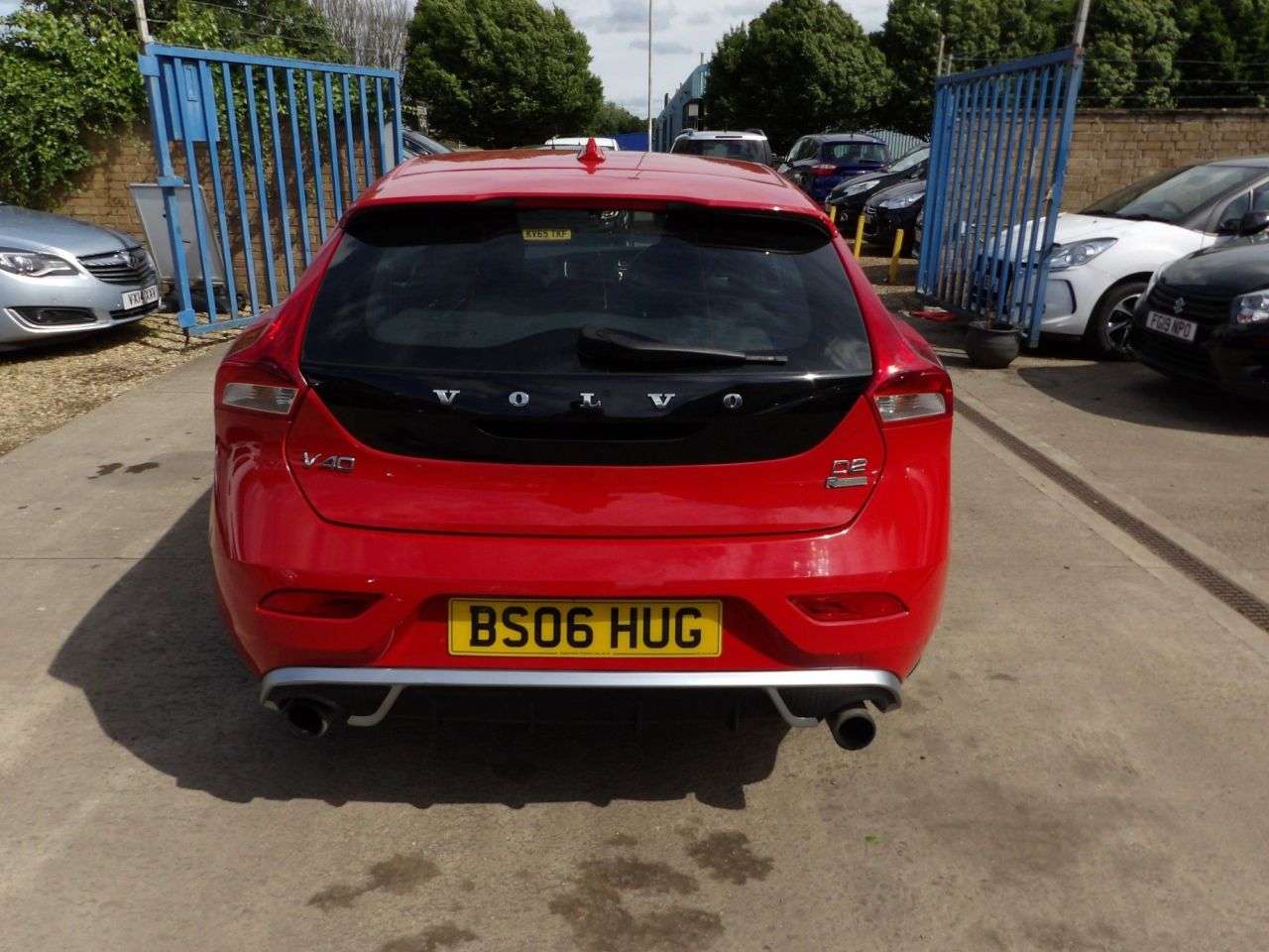 2015 VOLVO V40 2015 VOLVO V40