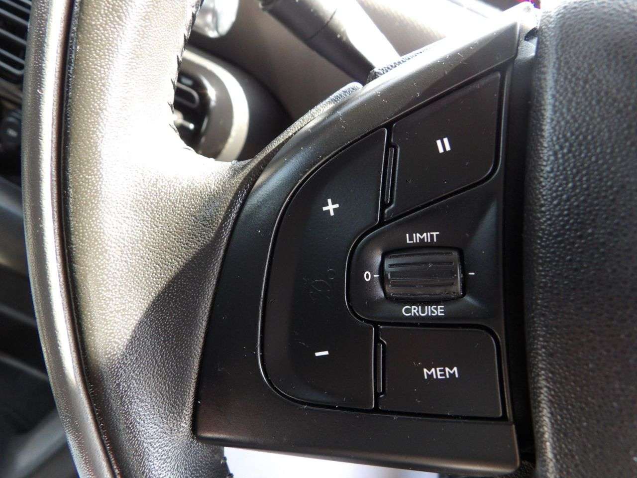 2015 CITROEN C4 CACTUS 2015 CITROEN C4 CACTUS