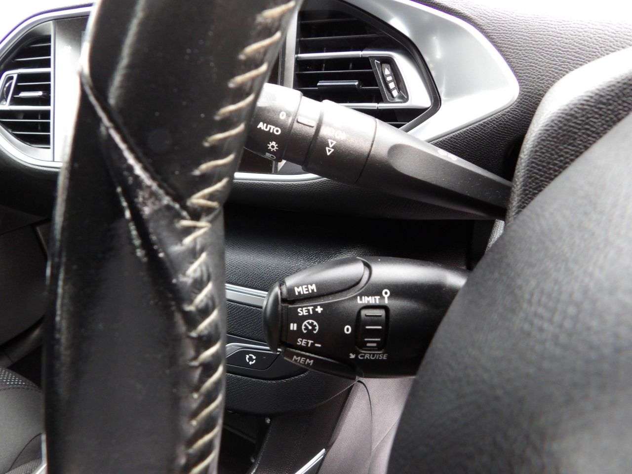 2016 PEUGEOT 308 SW 2016 PEUGEOT 308 SW