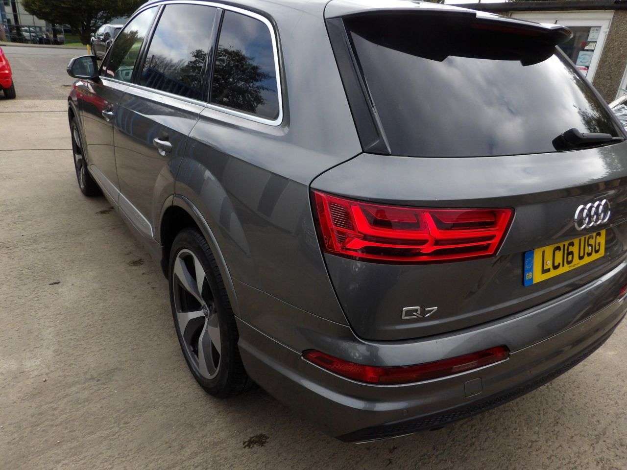 2016 AUDI Q7 2016 AUDI Q7