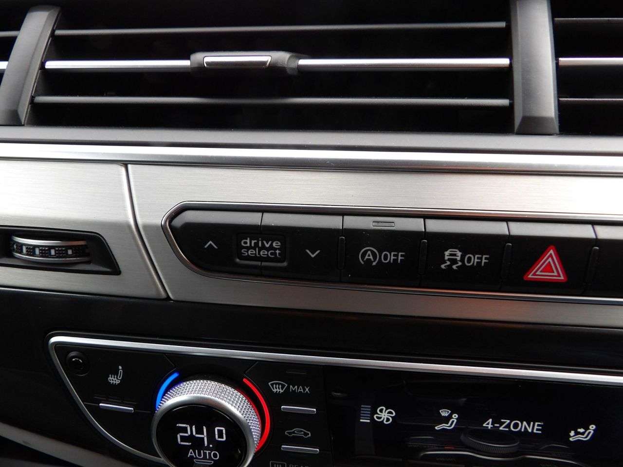 2016 AUDI Q7 2016 AUDI Q7