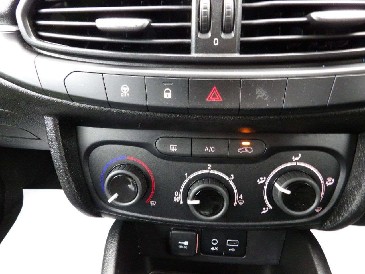 2017 FIAT TIPO 2017 FIAT TIPO