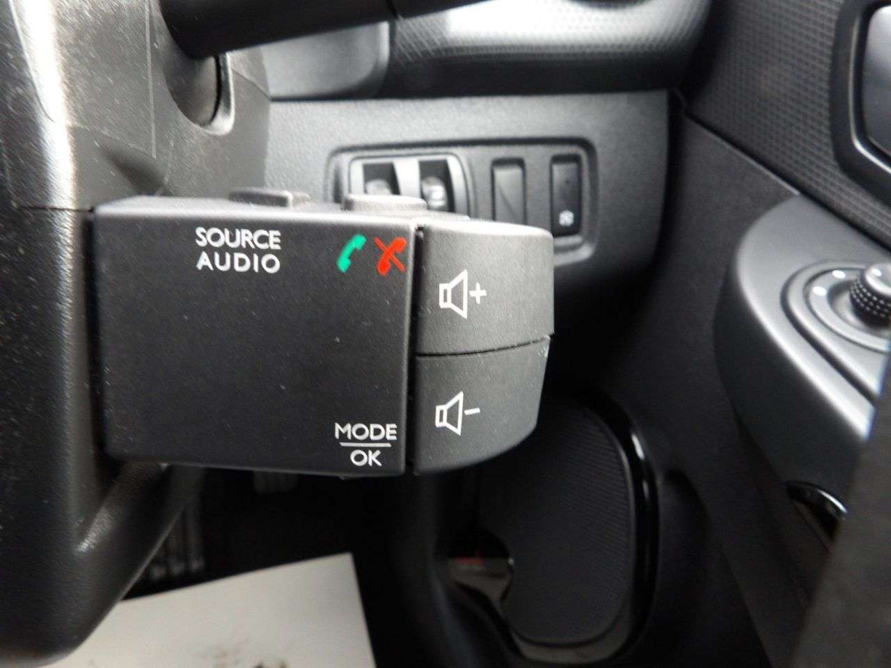 2016 RENAULT CLIO 2016 RENAULT CLIO