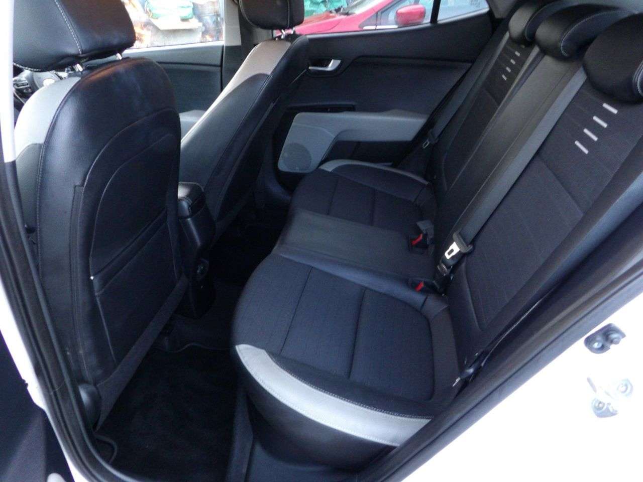 2019 KIA STONIC 2019 KIA STONIC