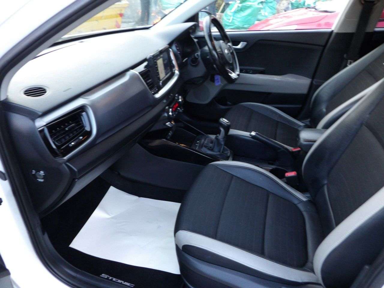 2019 KIA STONIC 2019 KIA STONIC