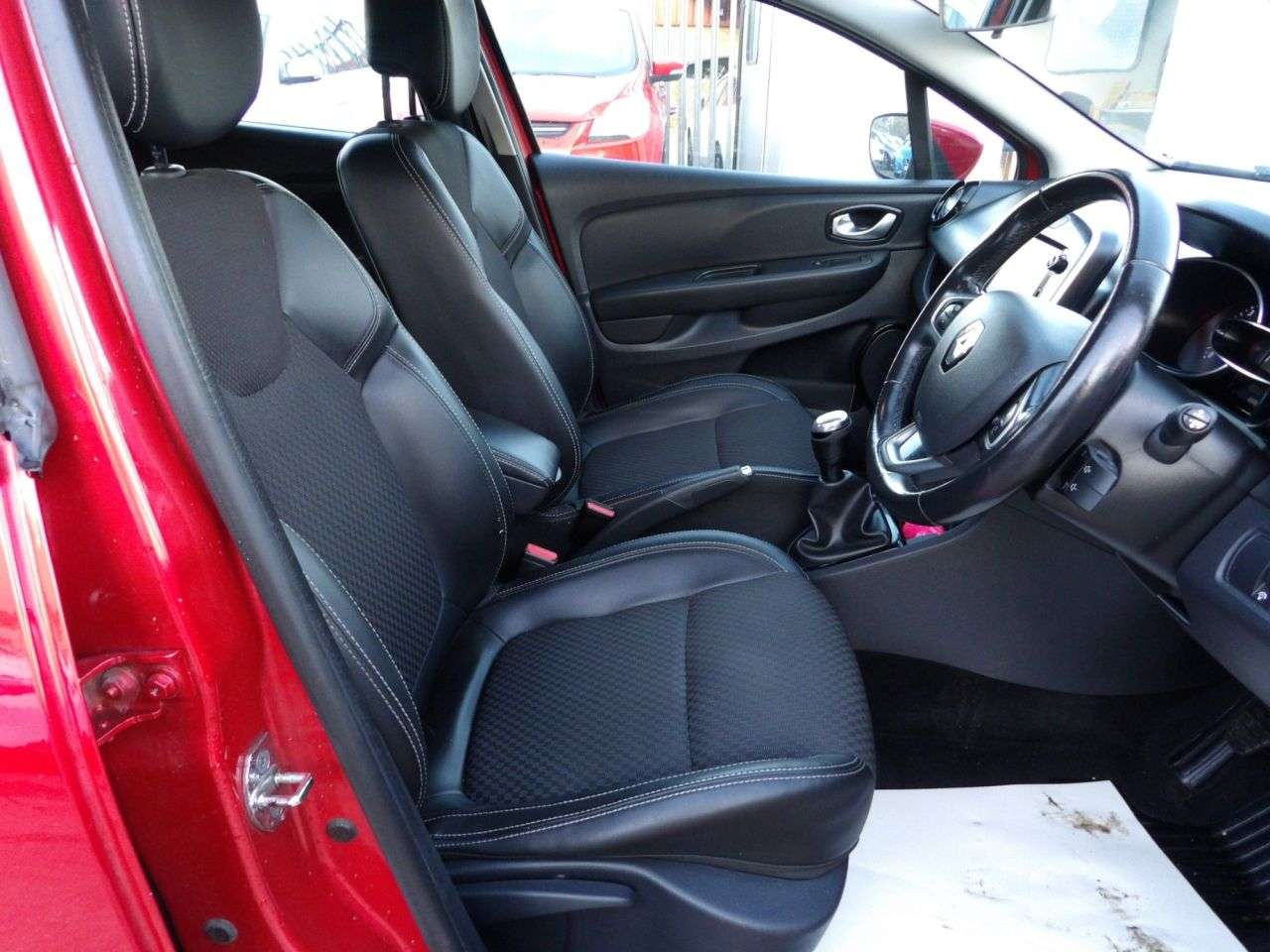 2017 RENAULT CLIO 2017 RENAULT CLIO