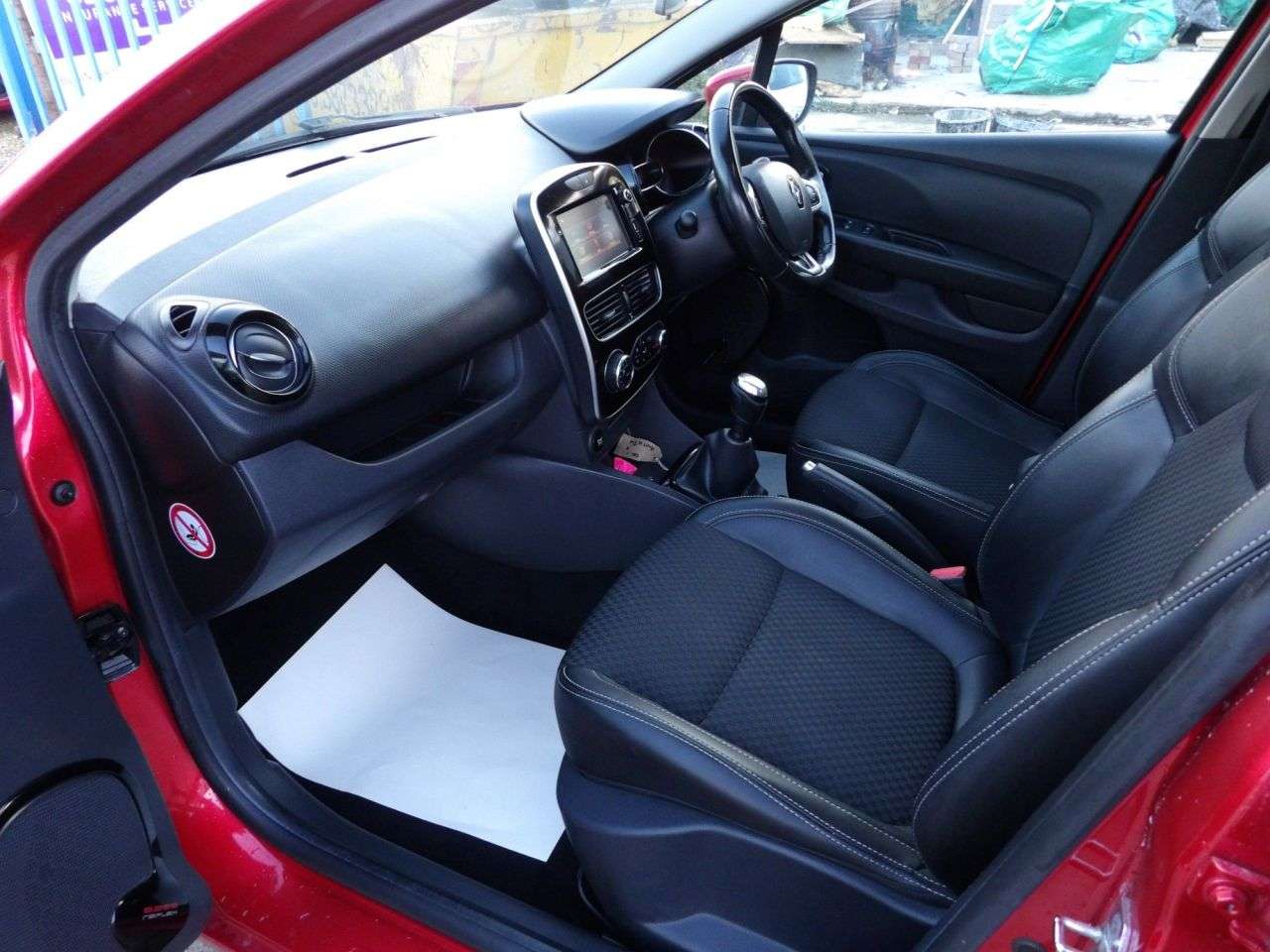 2017 RENAULT CLIO 2017 RENAULT CLIO