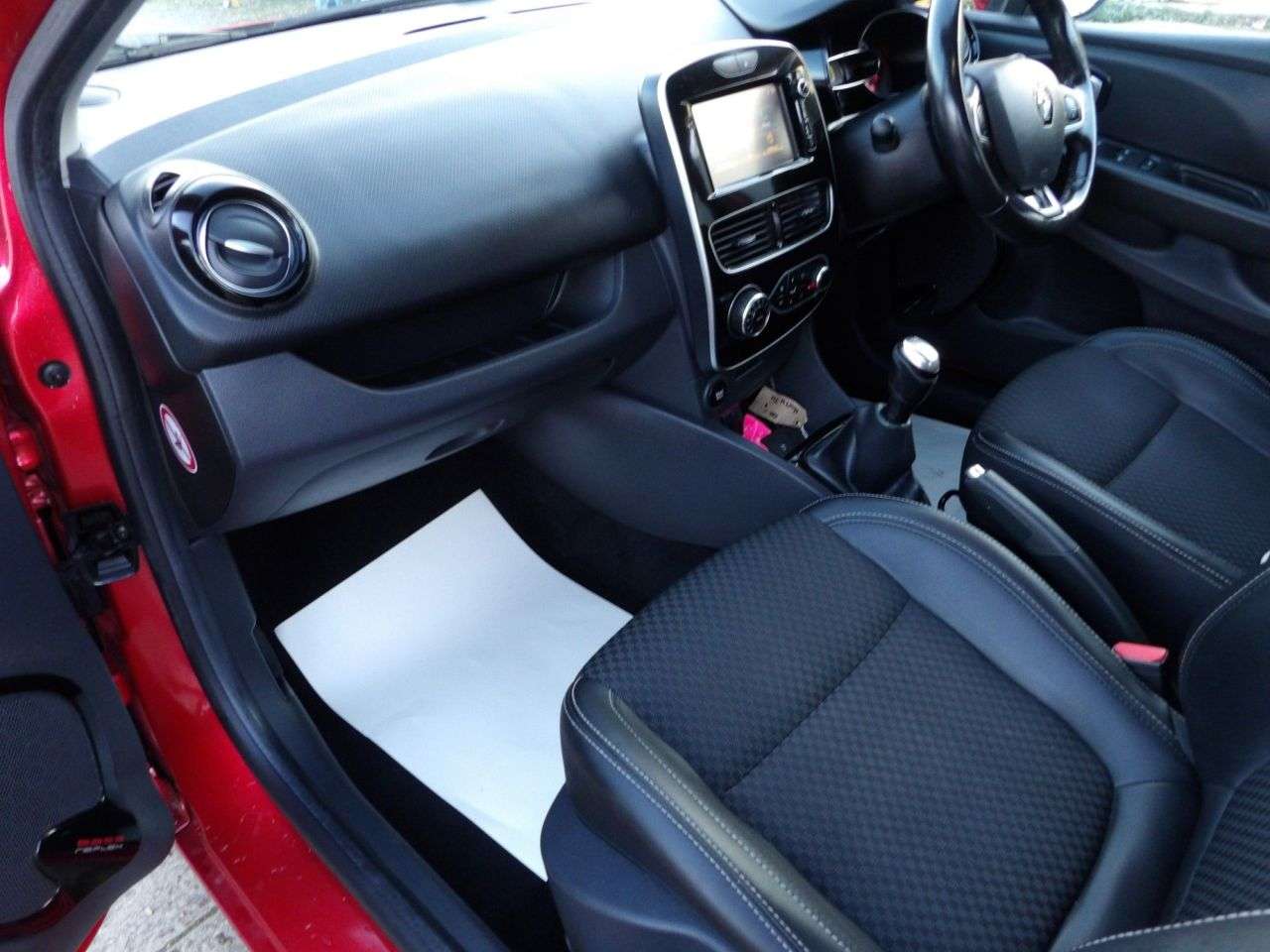 2017 RENAULT CLIO 2017 RENAULT CLIO
