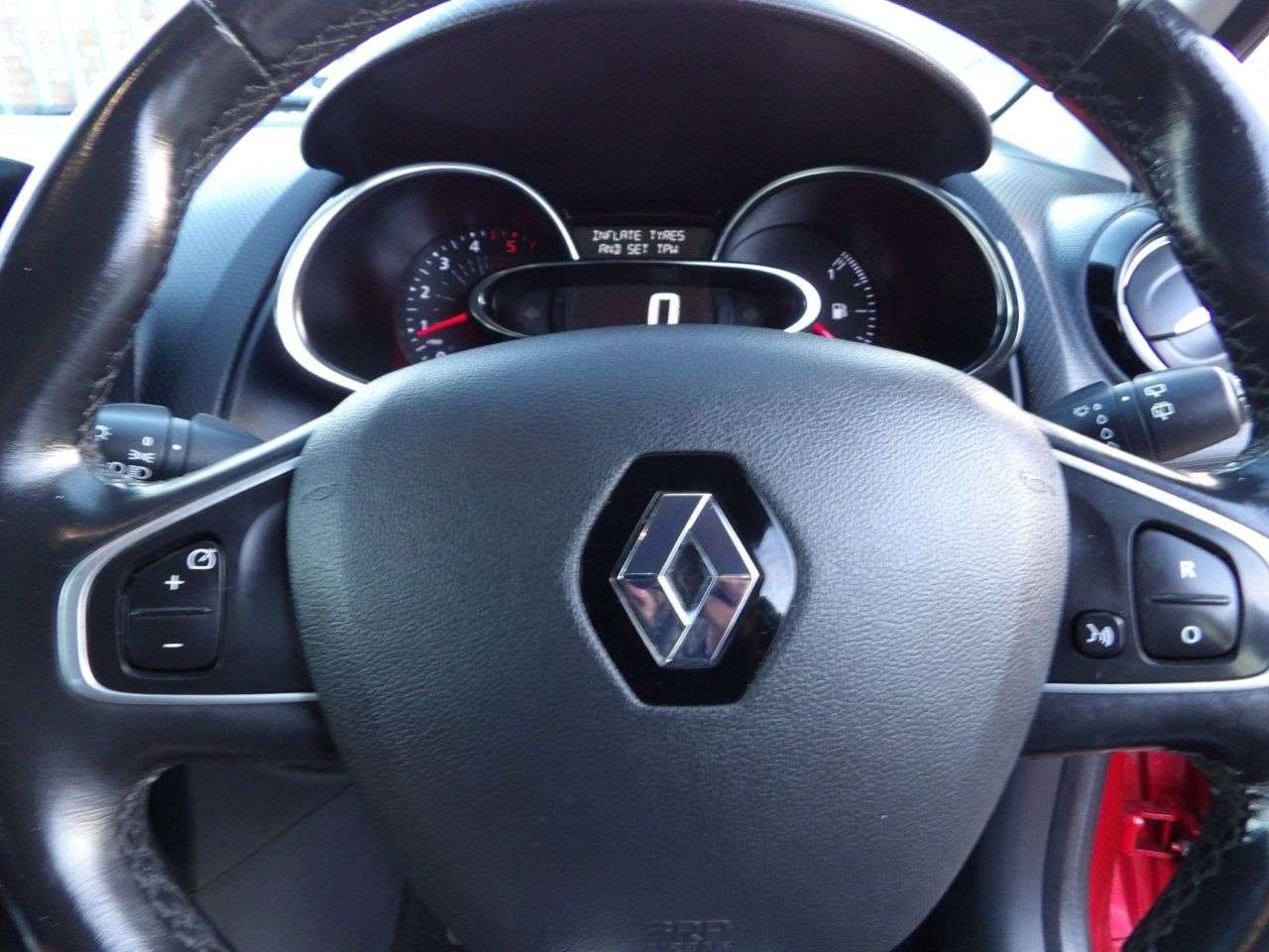2017 RENAULT CLIO 2017 RENAULT CLIO
