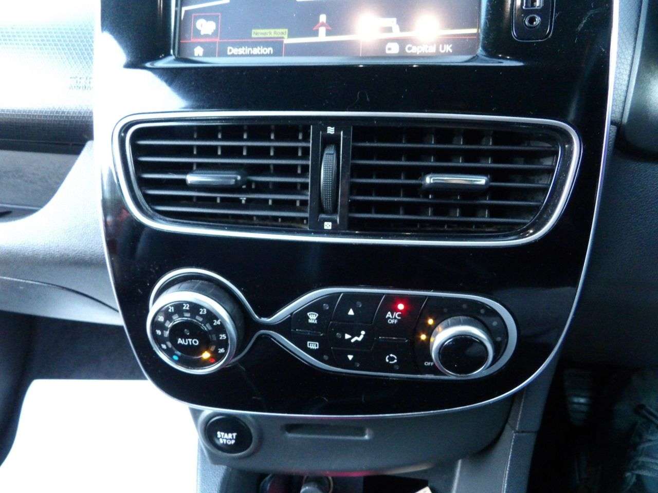 2017 RENAULT CLIO 2017 RENAULT CLIO