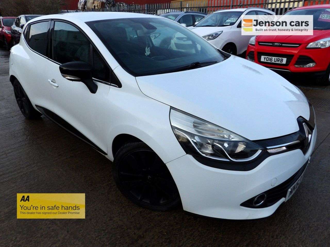 A 2013 RENAULT CLIO 1.5 dCi Dynamique S MediaNav Hatchback 5dr Diesel Manual Euro 5 (s/s) (90 p A 2013 RENAULT CLIO 1.5 dCi Dynamique S MediaNav Hatchback 5dr Diesel Manual Euro 5 (s/s) (90 p