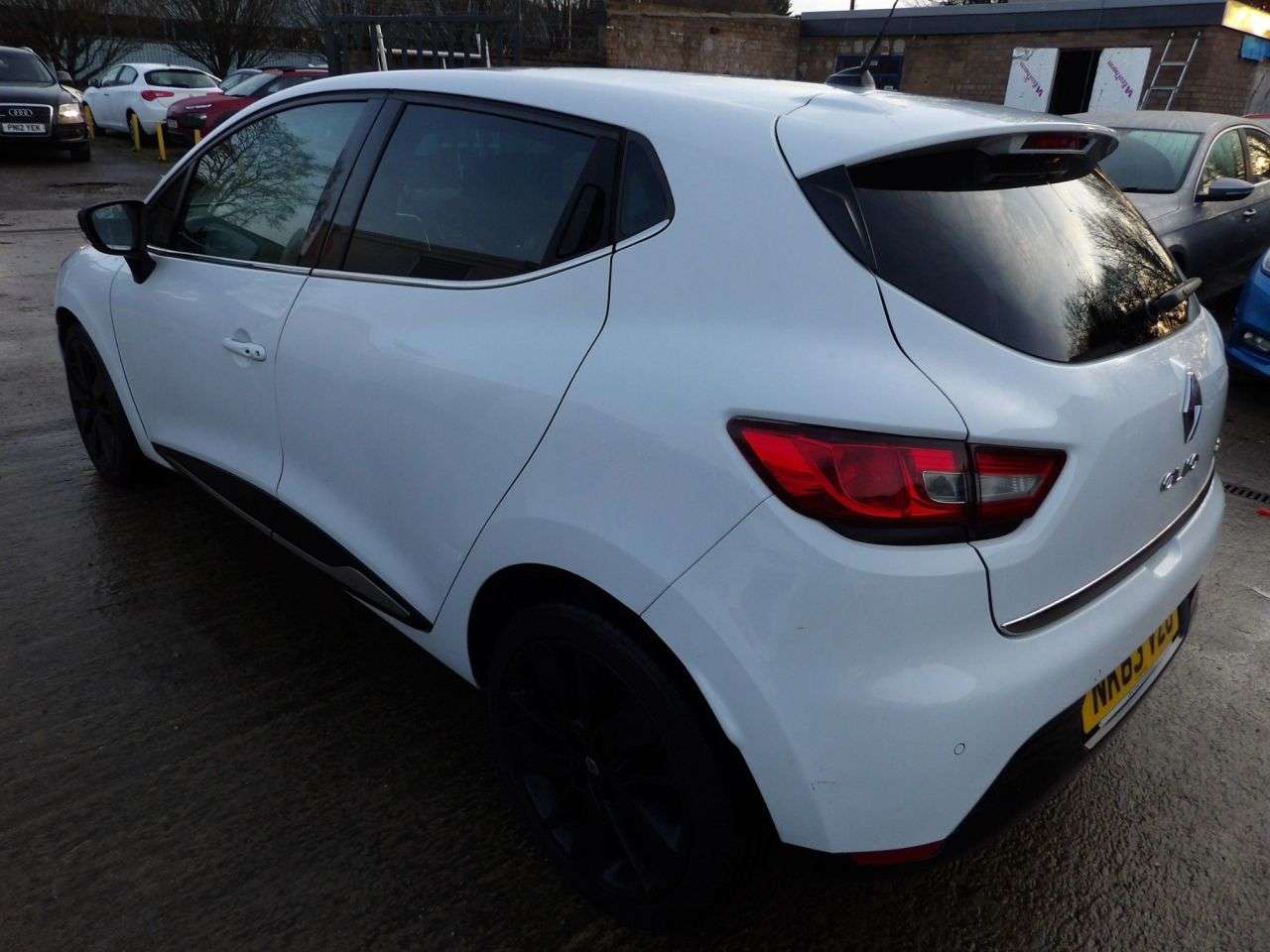 A 2013 RENAULT CLIO 1.5 dCi Dynamique S MediaNav Hatchback 5dr Diesel Manual Euro 5 (s/s) (90 p A 2013 RENAULT CLIO 1.5 dCi Dynamique S MediaNav Hatchback 5dr Diesel Manual Euro 5 (s/s) (90 p