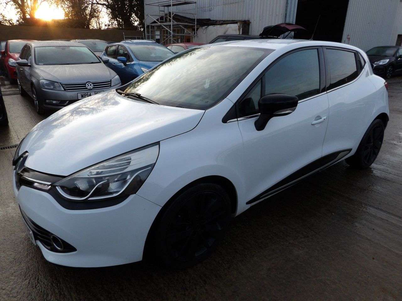 A 2013 RENAULT CLIO 1.5 dCi Dynamique S MediaNav Hatchback 5dr Diesel Manual Euro 5 (s/s) (90 p A 2013 RENAULT CLIO 1.5 dCi Dynamique S MediaNav Hatchback 5dr Diesel Manual Euro 5 (s/s) (90 p