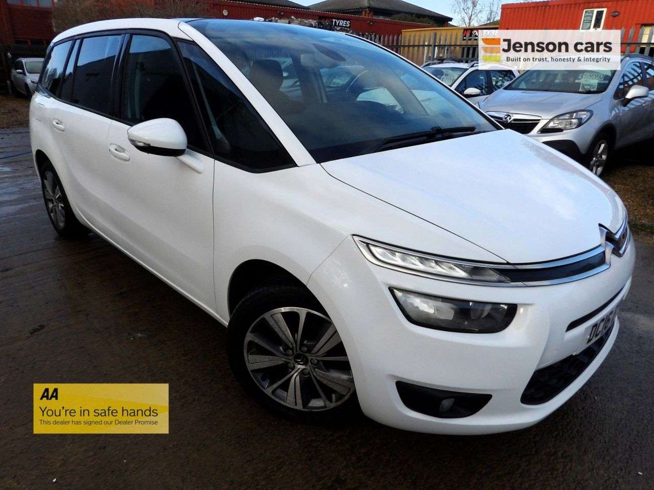 A 2016 CITROEN GRAND C4 PICASSO 1.6 BlueHDi Selection MPV 5dr Diesel Manual Euro 6 (s/s) (120 ps) A 2016 CITROEN GRAND C4 PICASSO 1.6 BlueHDi Selection MPV 5dr Diesel Manual Euro 6 (s/s) (120 ps)