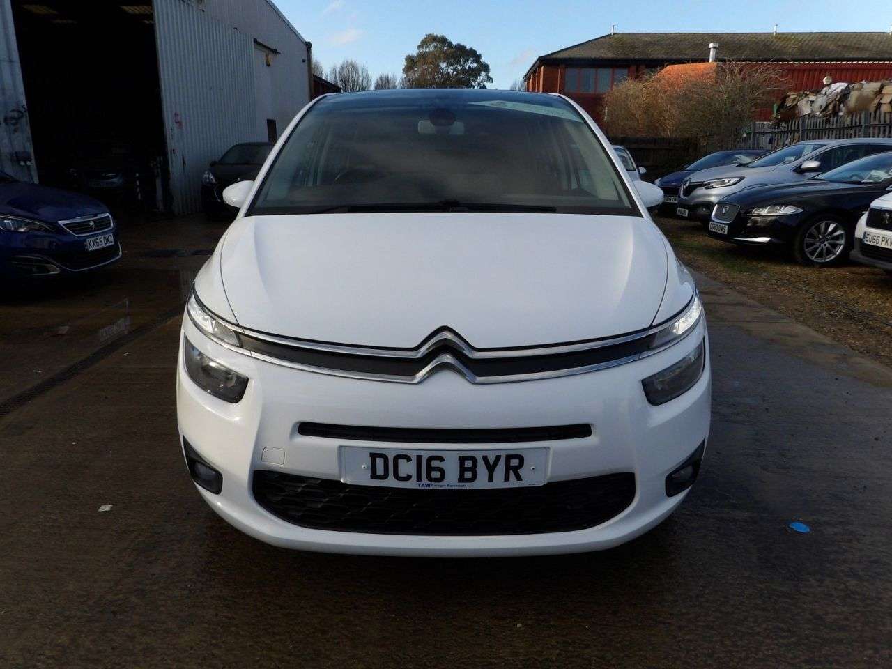 A 2016 CITROEN GRAND C4 PICASSO 1.6 BlueHDi Selection MPV 5dr Diesel Manual Euro 6 (s/s) (120 ps) A 2016 CITROEN GRAND C4 PICASSO 1.6 BlueHDi Selection MPV 5dr Diesel Manual Euro 6 (s/s) (120 ps)
