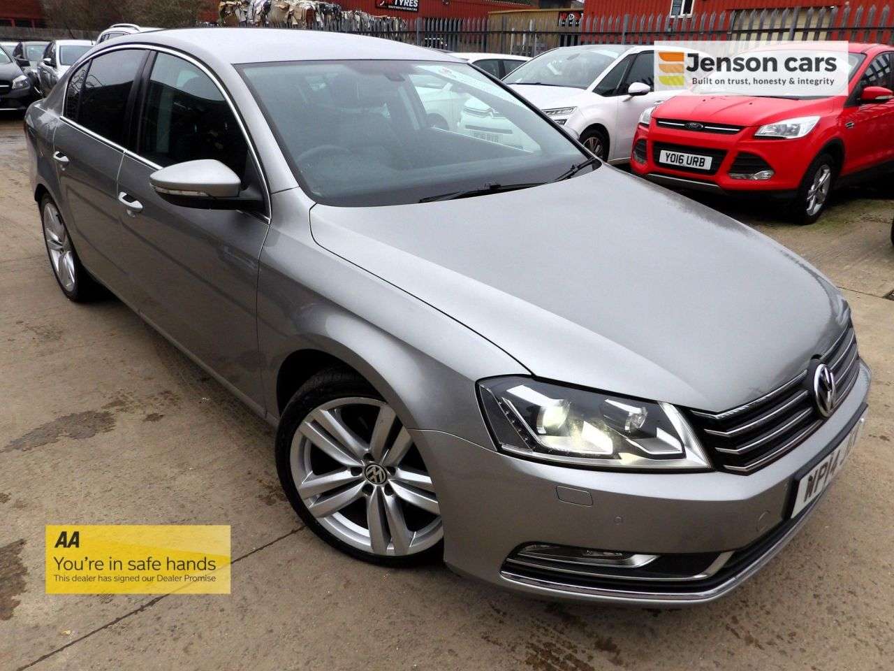 A 2014 VOLKSWAGEN PASSAT 2.0 TDI BlueMotion Tech Executive Style Saloon 4dr Diesel Manual Euro 5 (s/ A 2014 VOLKSWAGEN PASSAT 2.0 TDI BlueMotion Tech Executive Style Saloon 4dr Diesel Manual Euro 5 (s/