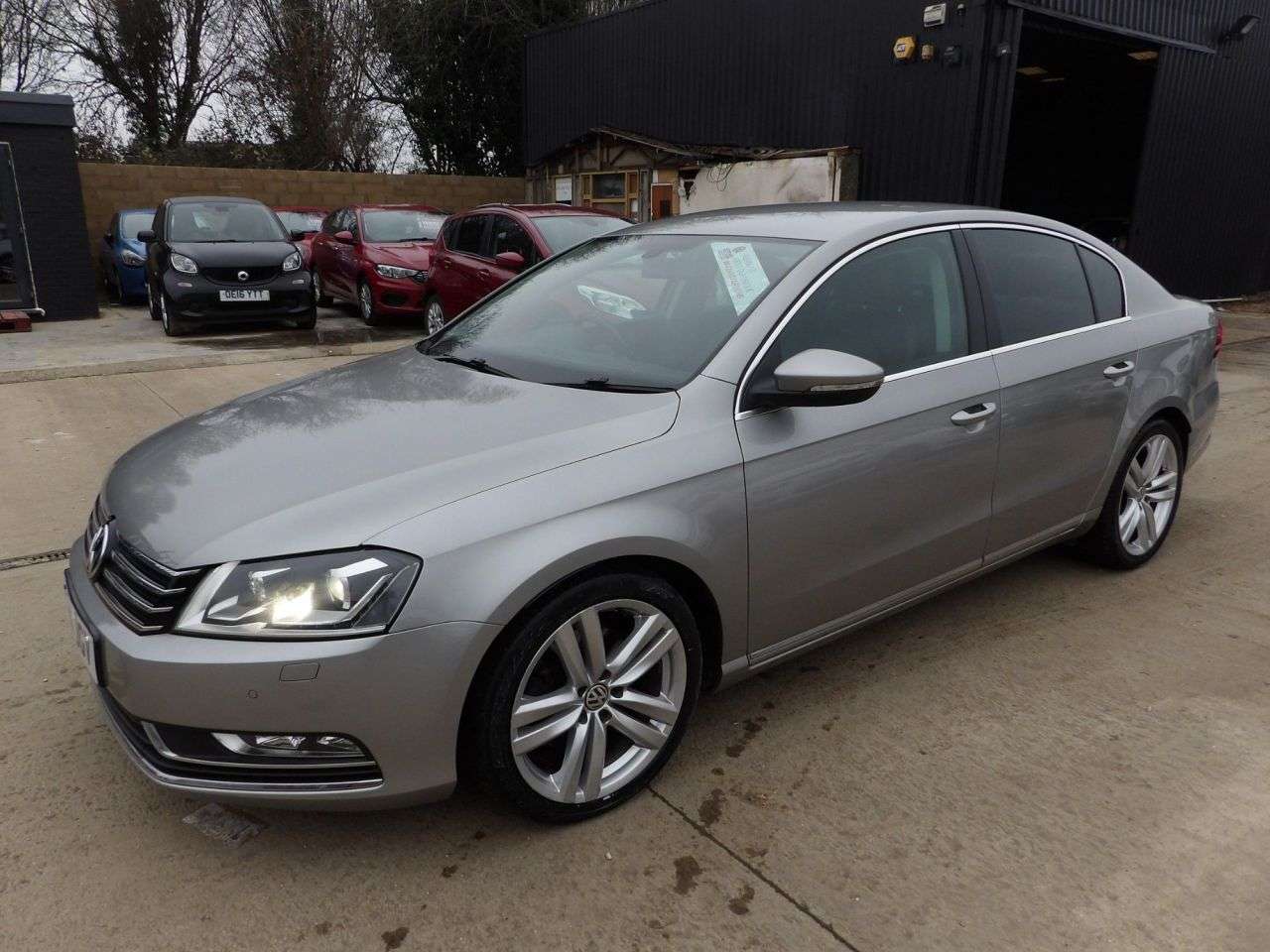 A 2014 VOLKSWAGEN PASSAT 2.0 TDI BlueMotion Tech Executive Style Saloon 4dr Diesel Manual Euro 5 (s/ A 2014 VOLKSWAGEN PASSAT 2.0 TDI BlueMotion Tech Executive Style Saloon 4dr Diesel Manual Euro 5 (s/