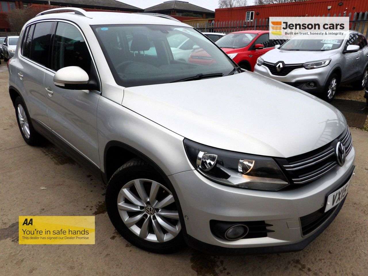 A 2015 VOLKSWAGEN TIGUAN 2.0 TDI BlueMotion Tech Match SUV 5dr Diesel Manual 2WD Euro 5 (s/s) (140 p A 2015 VOLKSWAGEN TIGUAN 2.0 TDI BlueMotion Tech Match SUV 5dr Diesel Manual 2WD Euro 5 (s/s) (140 p