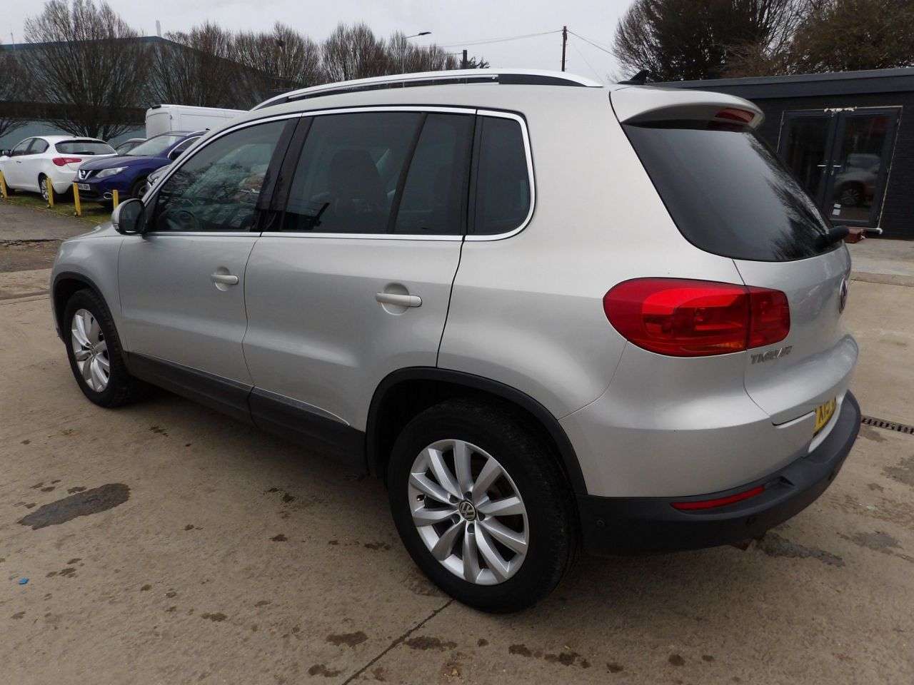 A 2015 VOLKSWAGEN TIGUAN 2.0 TDI BlueMotion Tech Match SUV 5dr Diesel Manual 2WD Euro 5 (s/s) (140 p A 2015 VOLKSWAGEN TIGUAN 2.0 TDI BlueMotion Tech Match SUV 5dr Diesel Manual 2WD Euro 5 (s/s) (140 p