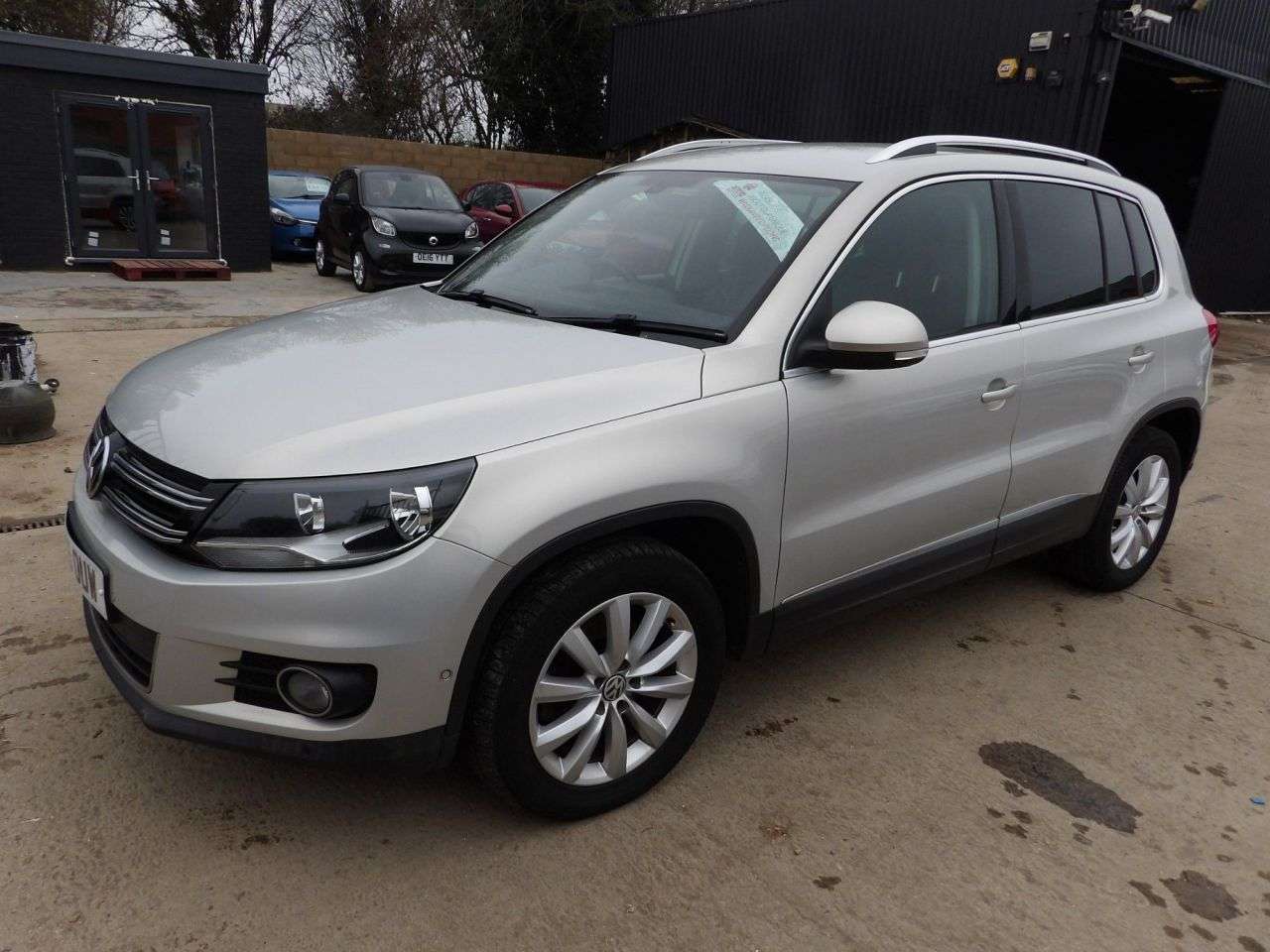 A 2015 VOLKSWAGEN TIGUAN 2.0 TDI BlueMotion Tech Match SUV 5dr Diesel Manual 2WD Euro 5 (s/s) (140 p A 2015 VOLKSWAGEN TIGUAN 2.0 TDI BlueMotion Tech Match SUV 5dr Diesel Manual 2WD Euro 5 (s/s) (140 p