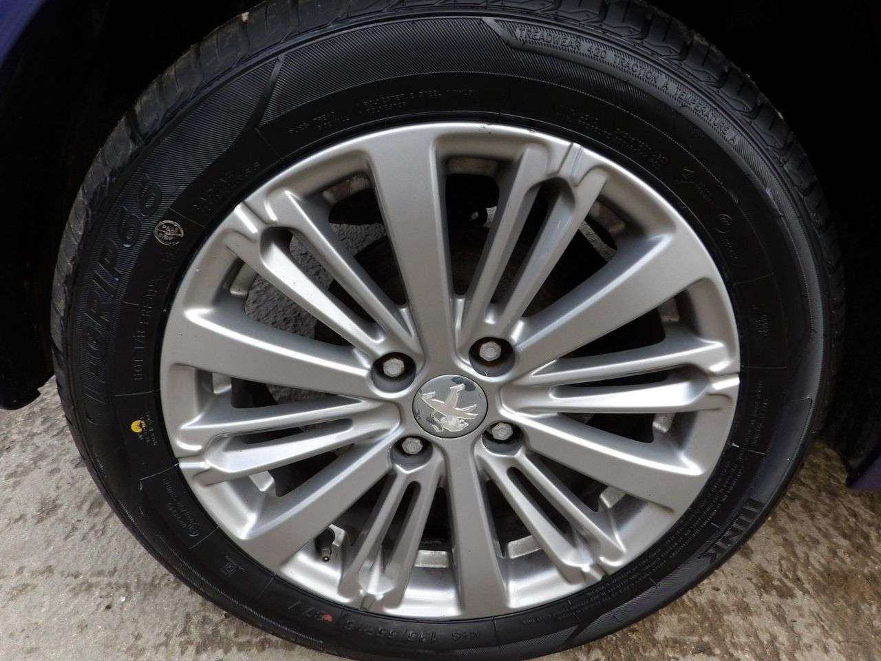 2015 PEUGEOT 208 2015 PEUGEOT 208