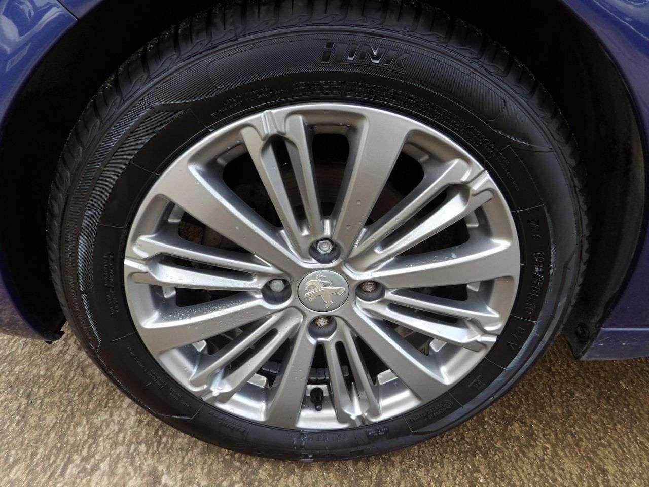 2015 PEUGEOT 208 2015 PEUGEOT 208