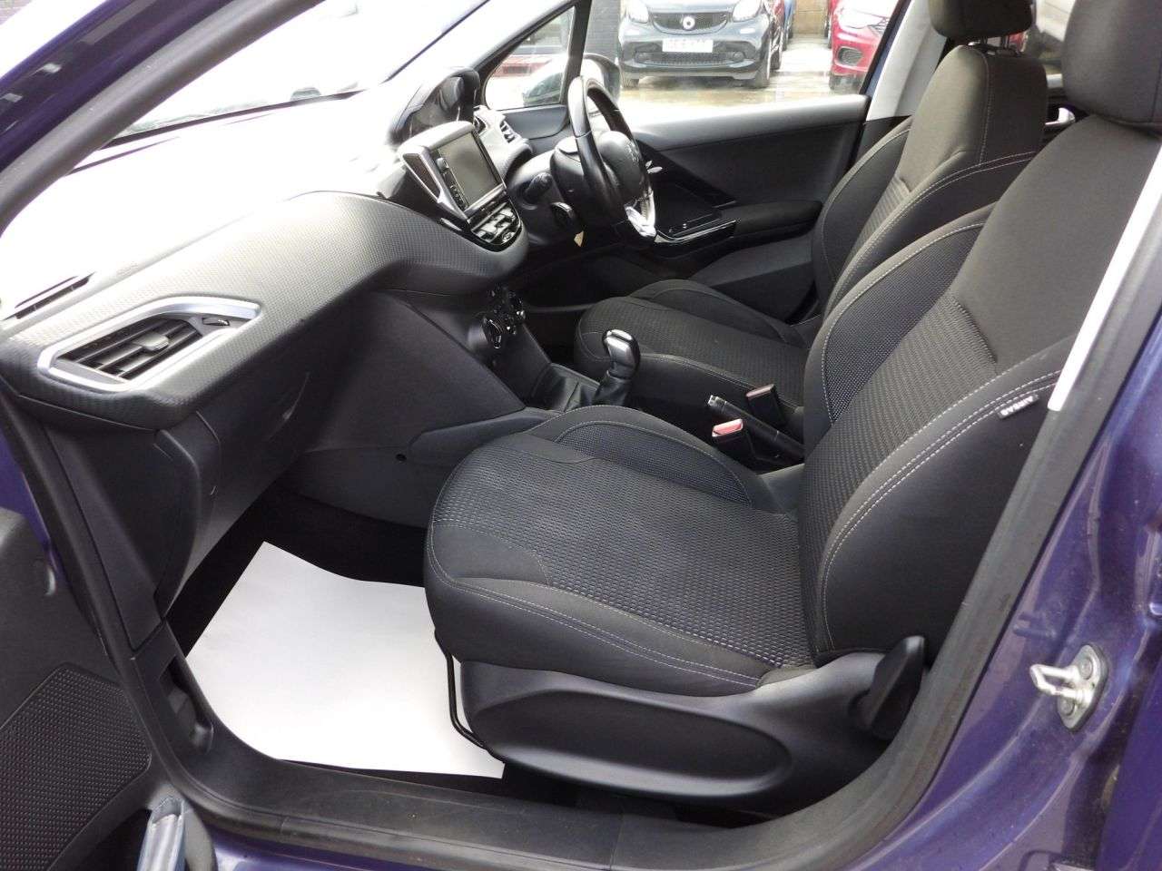 2015 PEUGEOT 208 2015 PEUGEOT 208