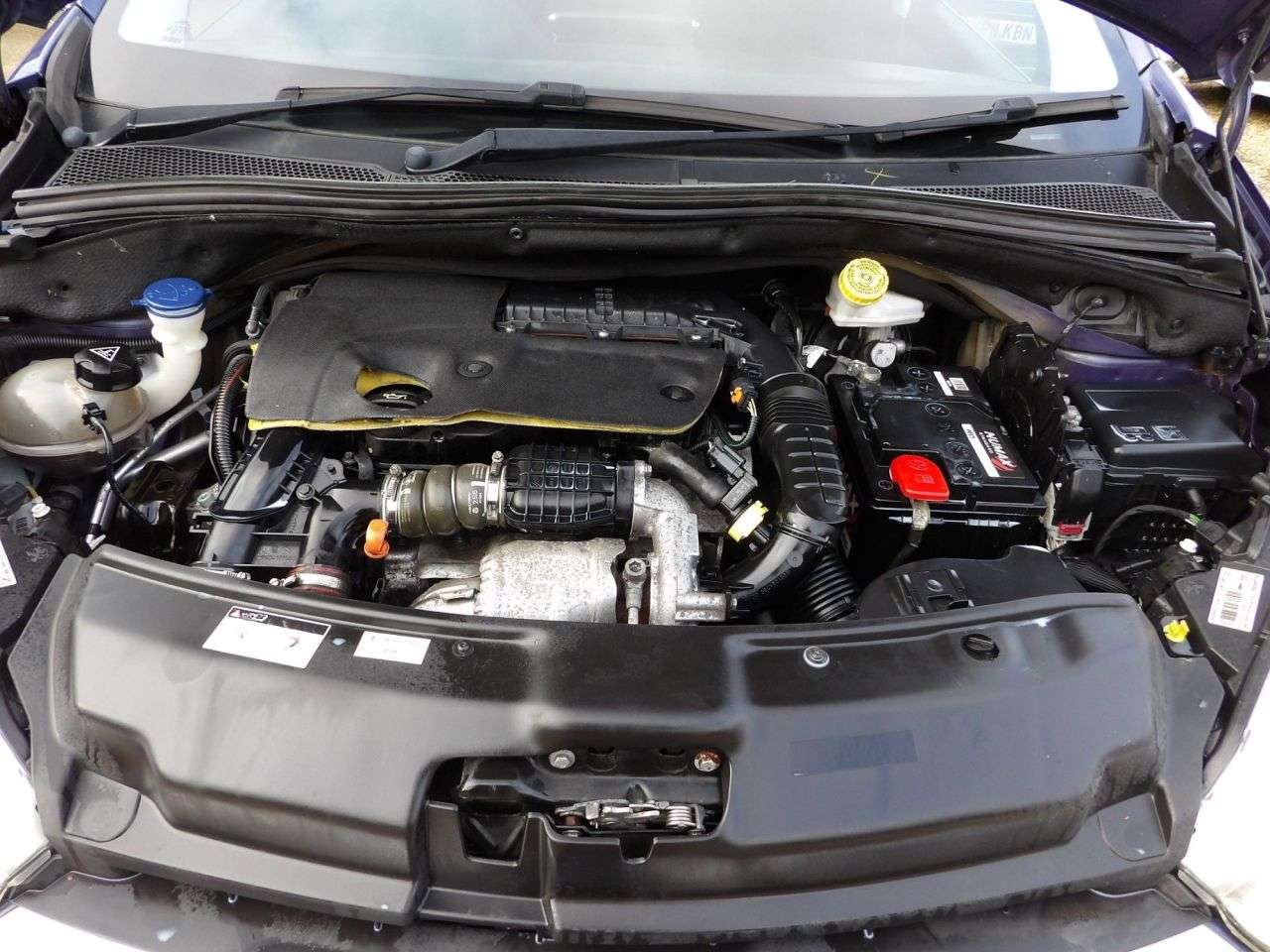 2015 PEUGEOT 208 2015 PEUGEOT 208