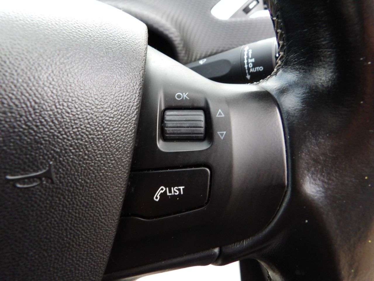 2015 PEUGEOT 208 2015 PEUGEOT 208