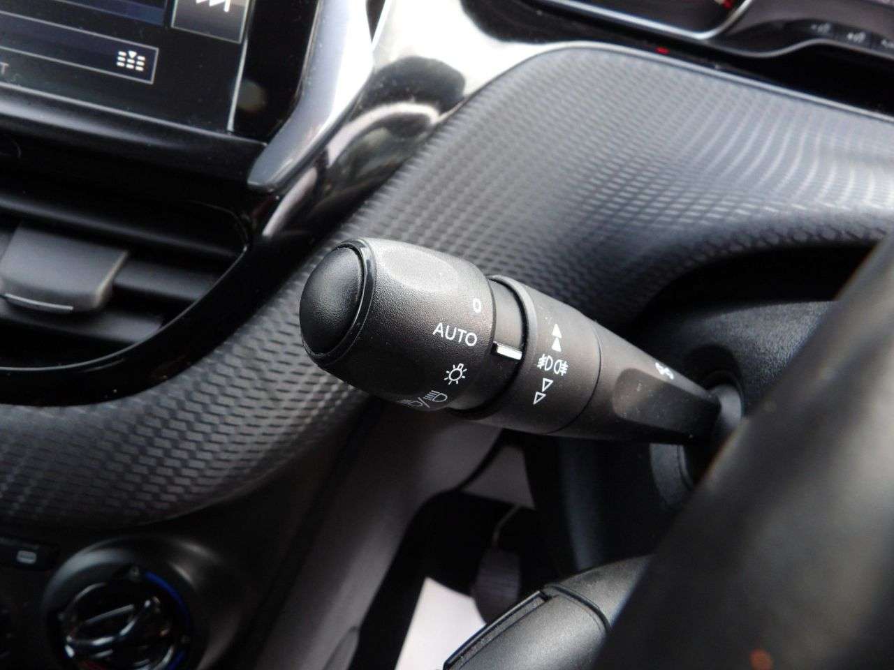 2015 PEUGEOT 208 2015 PEUGEOT 208