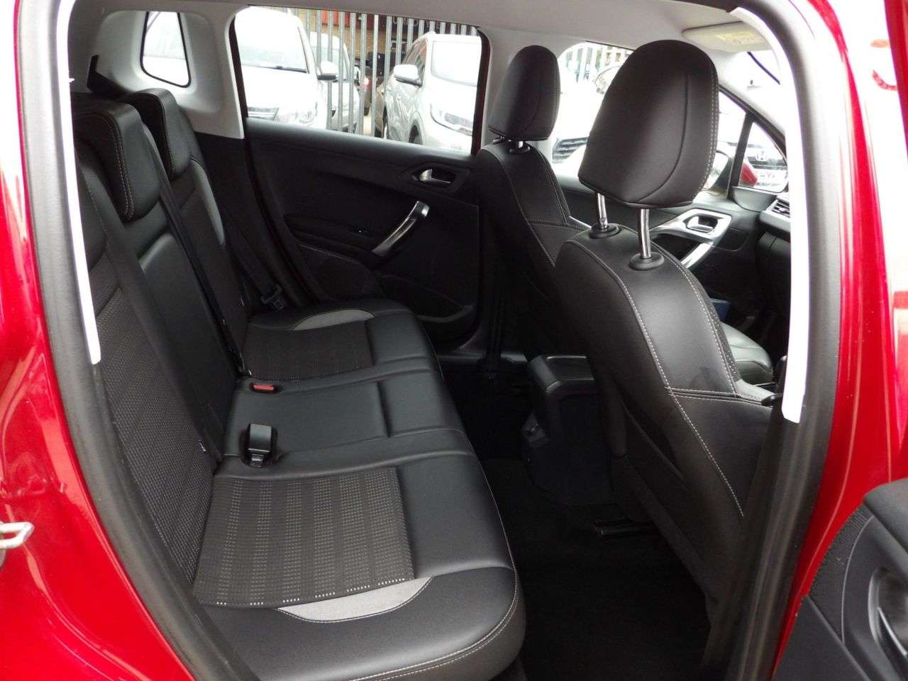 2016 PEUGEOT 2008 2016 PEUGEOT 2008