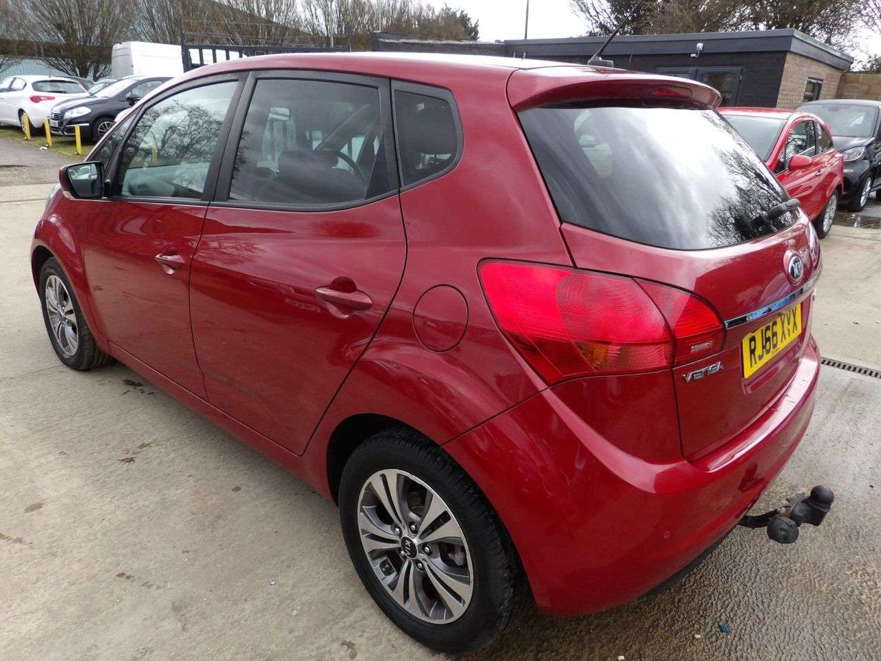 A 2017 KIA VENGA 1.6 CRDi 3 MPV 5dr Diesel Manual Euro 6 (s/s) (114 bhp) A 2017 KIA VENGA 1.6 CRDi 3 MPV 5dr Diesel Manual Euro 6 (s/s) (114 bhp)