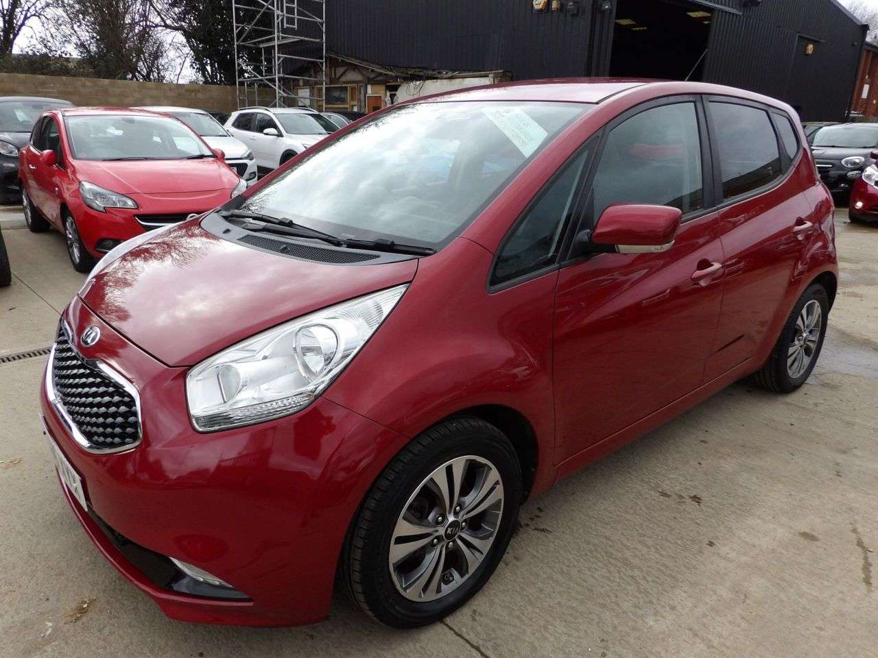 A 2017 KIA VENGA 1.6 CRDi 3 MPV 5dr Diesel Manual Euro 6 (s/s) (114 bhp) A 2017 KIA VENGA 1.6 CRDi 3 MPV 5dr Diesel Manual Euro 6 (s/s) (114 bhp)