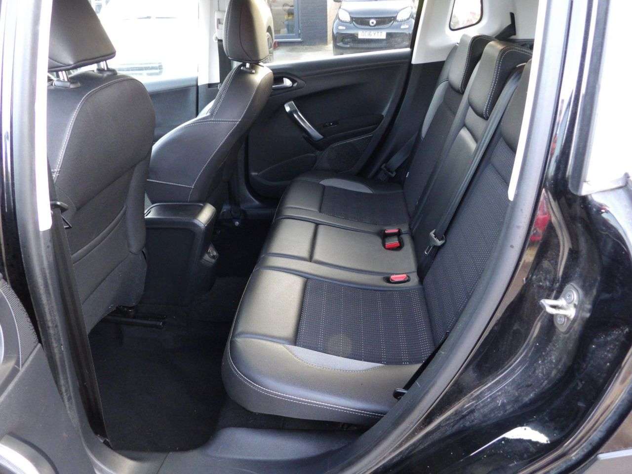 2017 PEUGEOT 2008 2017 PEUGEOT 2008