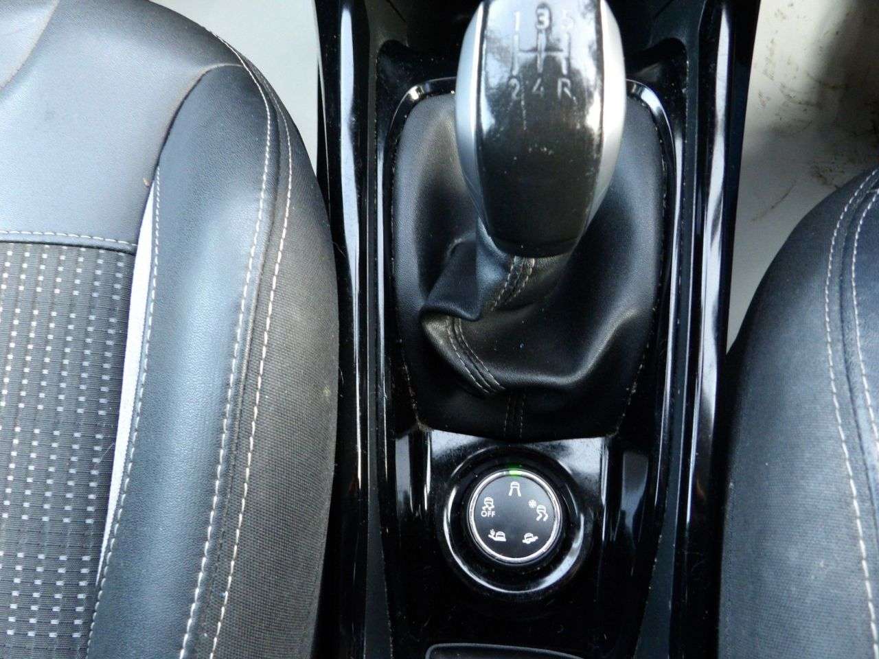 2017 PEUGEOT 2008 2017 PEUGEOT 2008