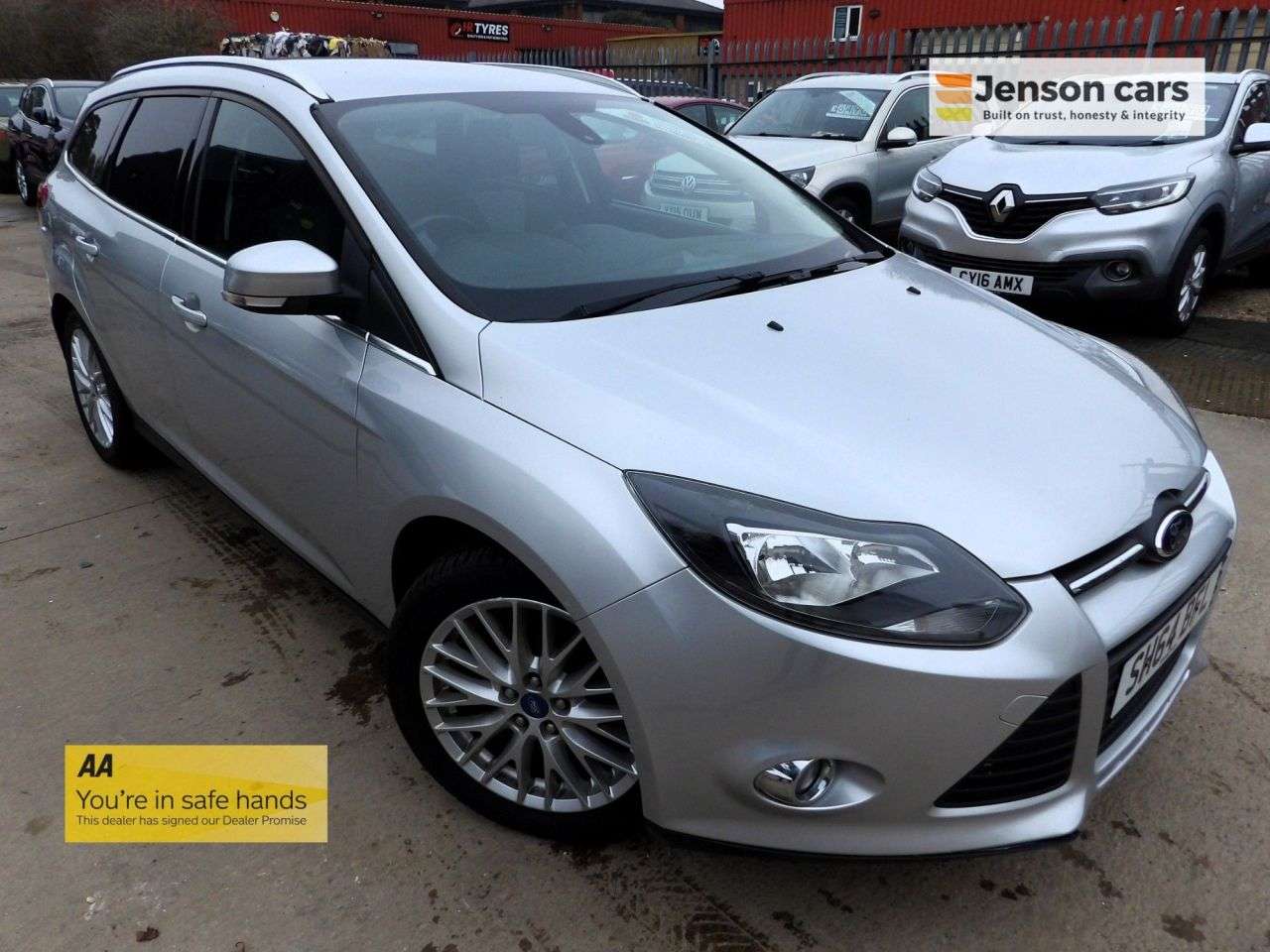A 2014 FORD FOCUS 1.6 TDCi Zetec Estate 5dr Diesel Manual Euro 5 (s/s) (115 ps) A 2014 FORD FOCUS 1.6 TDCi Zetec Estate 5dr Diesel Manual Euro 5 (s/s) (115 ps)