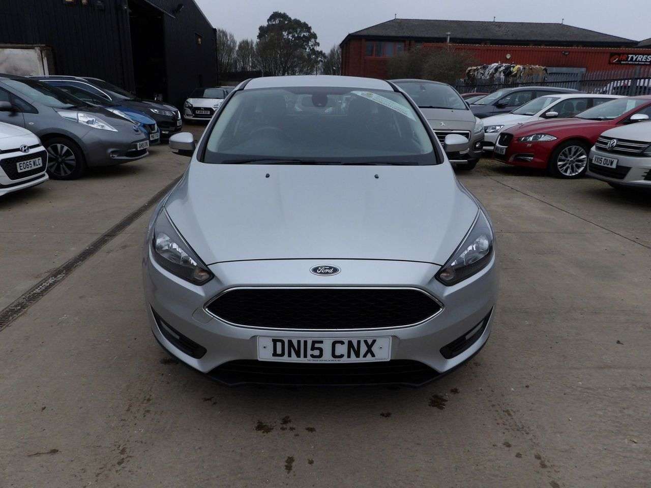 A 2015 FORD FOCUS 1.6 TDCi Zetec Hatchback 5dr Diesel Manual Euro 5 (s/s) (115 ps) A 2015 FORD FOCUS 1.6 TDCi Zetec Hatchback 5dr Diesel Manual Euro 5 (s/s) (115 ps)