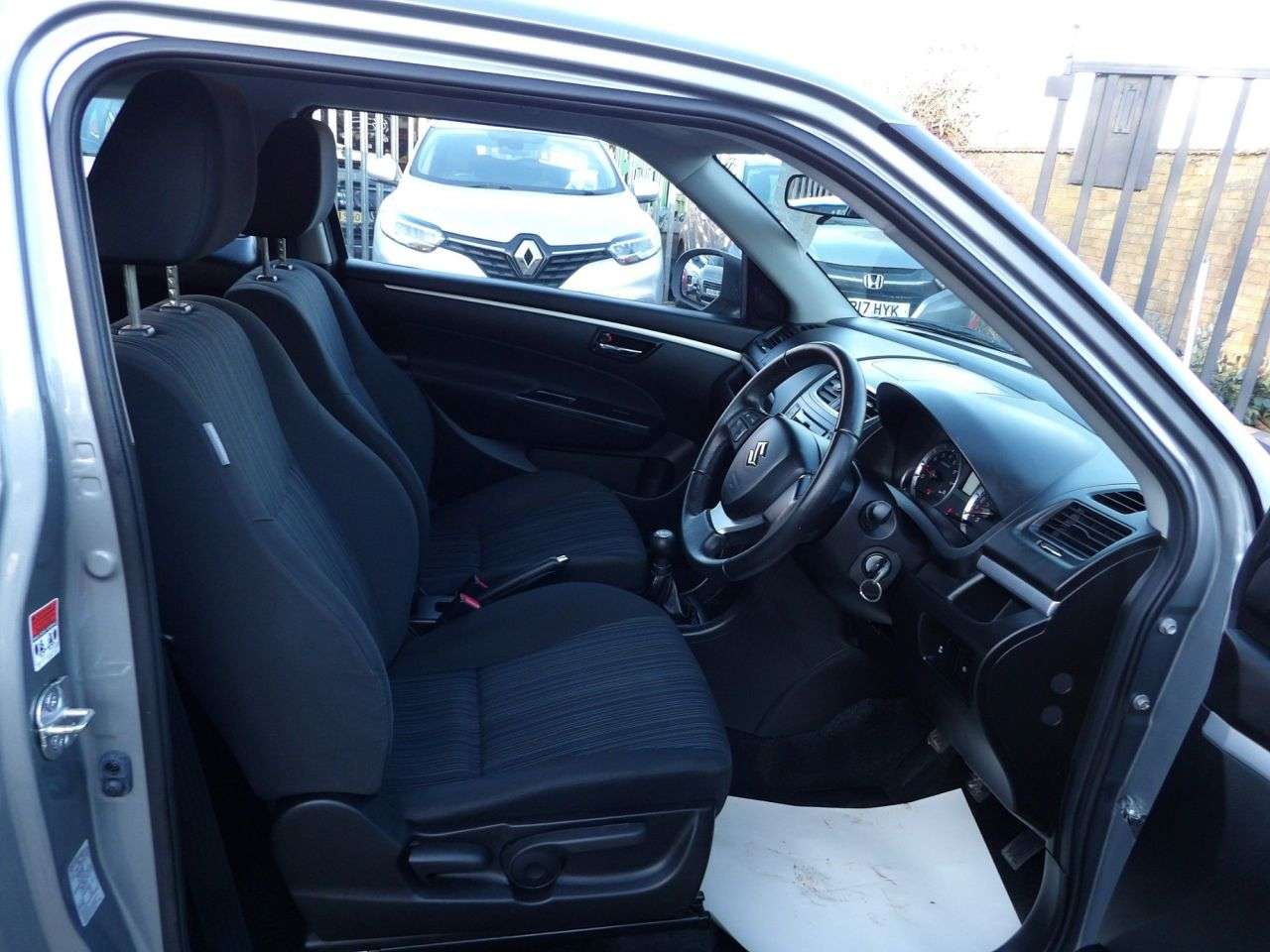 2016 SUZUKI SWIFT 2016 SUZUKI SWIFT