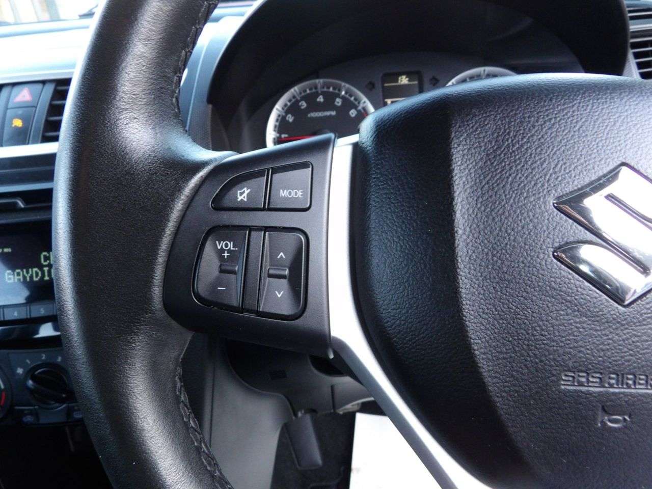 2016 SUZUKI SWIFT 2016 SUZUKI SWIFT