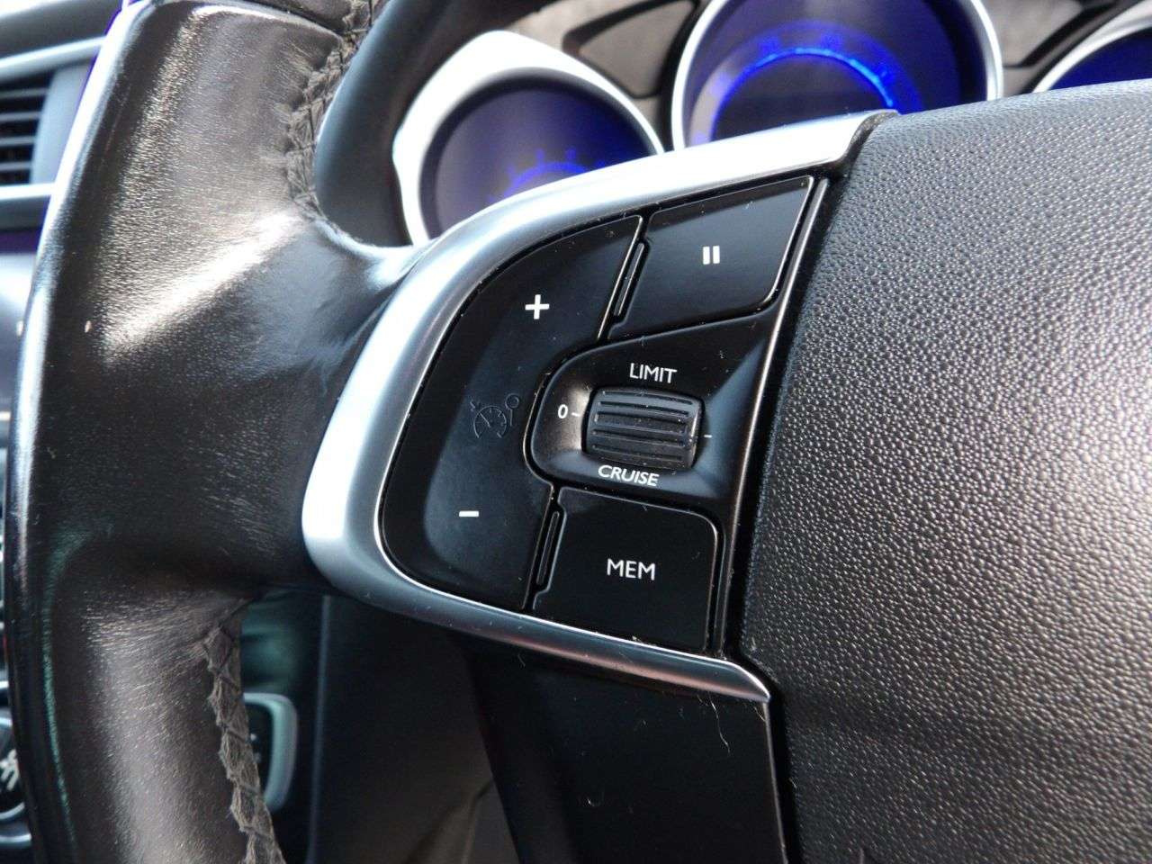 2016 DS AUTOMOBILES DS 4 CROSSBACK 2016 DS AUTOMOBILES DS 4 CROSSBACK