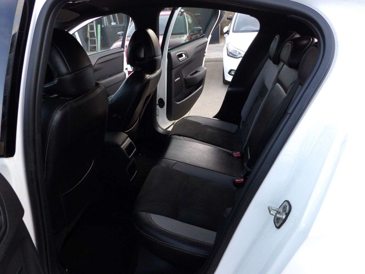 2016 DS AUTOMOBILES DS 4 CROSSBACK 2016 DS AUTOMOBILES DS 4 CROSSBACK