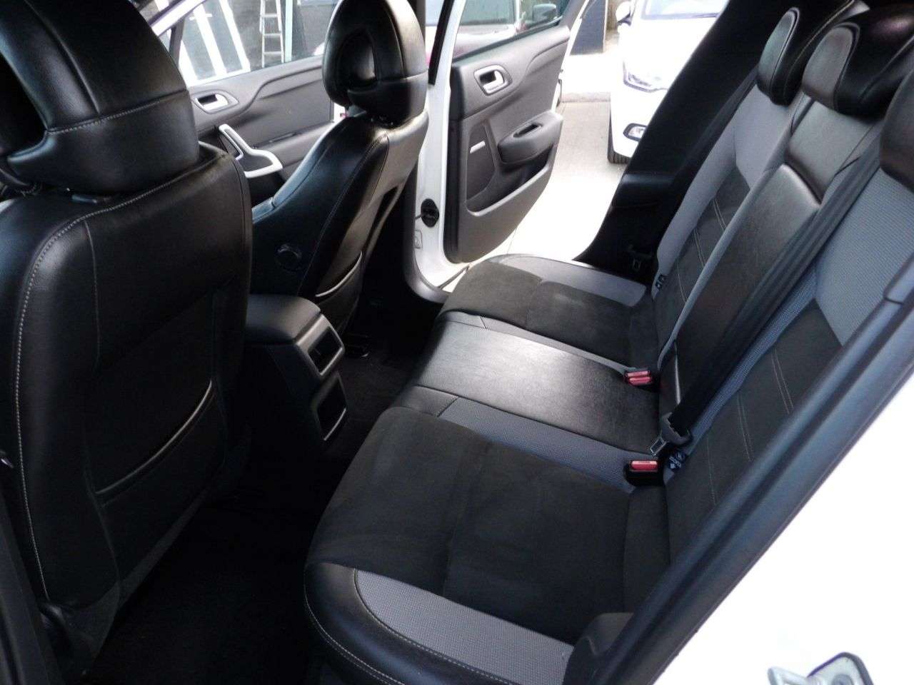 2016 DS AUTOMOBILES DS 4 CROSSBACK 2016 DS AUTOMOBILES DS 4 CROSSBACK