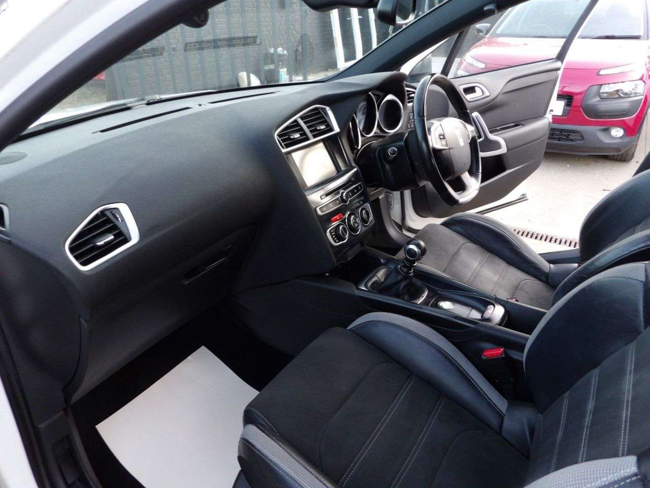 2016 DS AUTOMOBILES DS 4 CROSSBACK 2016 DS AUTOMOBILES DS 4 CROSSBACK