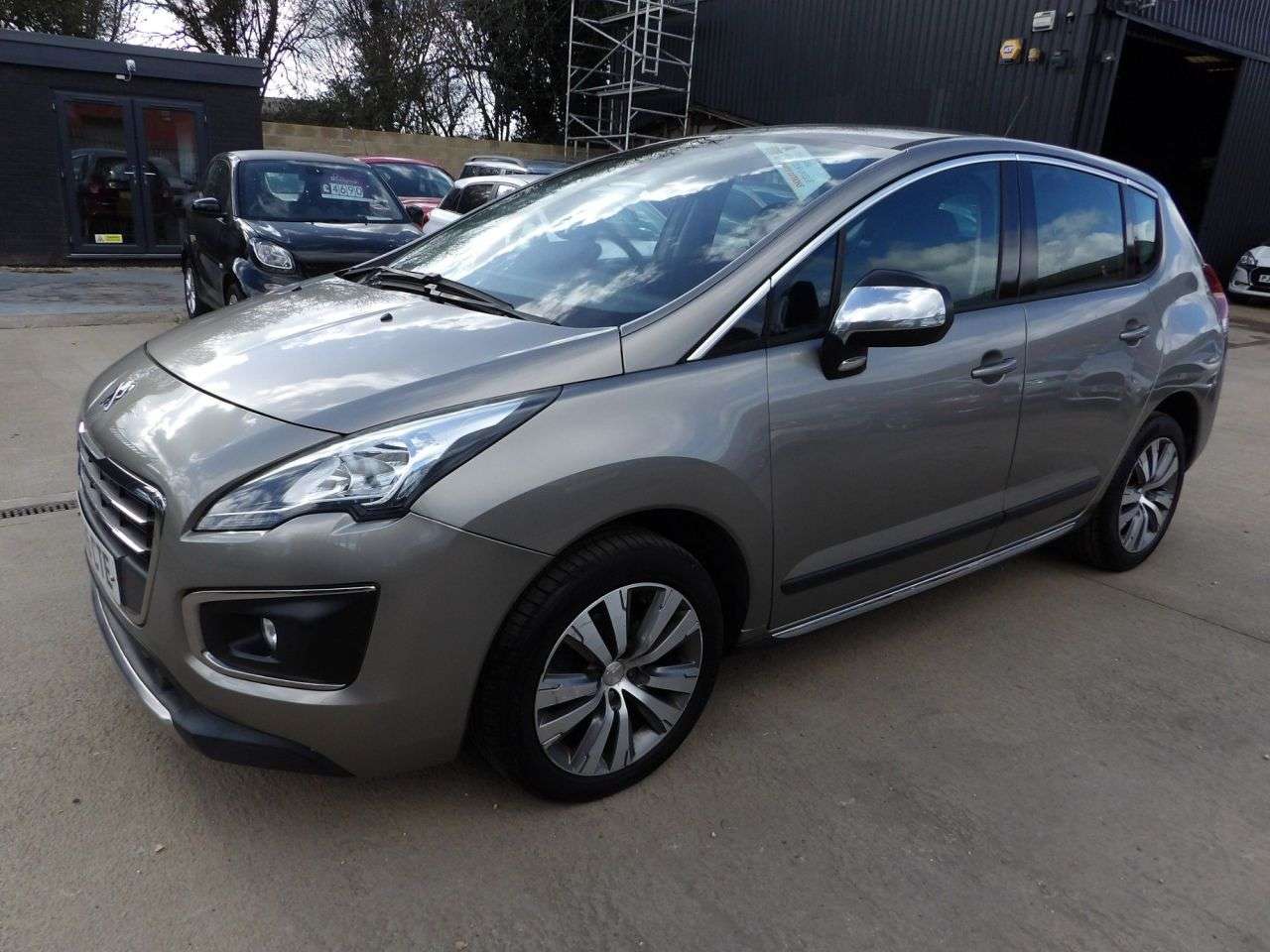 A 2015 PEUGEOT 3008 1.6 BlueHDi Active SUV 5dr Diesel Manual Euro 6 (s/s) (120 ps) A 2015 PEUGEOT 3008 1.6 BlueHDi Active SUV 5dr Diesel Manual Euro 6 (s/s) (120 ps)